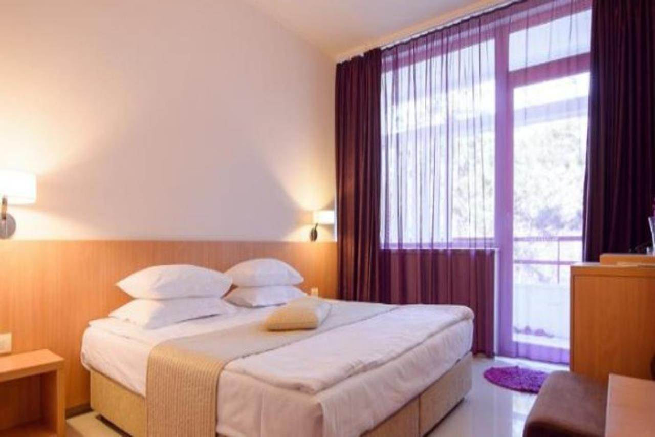 נפטון Hotel Sara מראה חיצוני תמונה