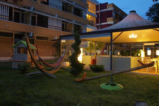 נפטון Hotel Sara מראה חיצוני תמונה